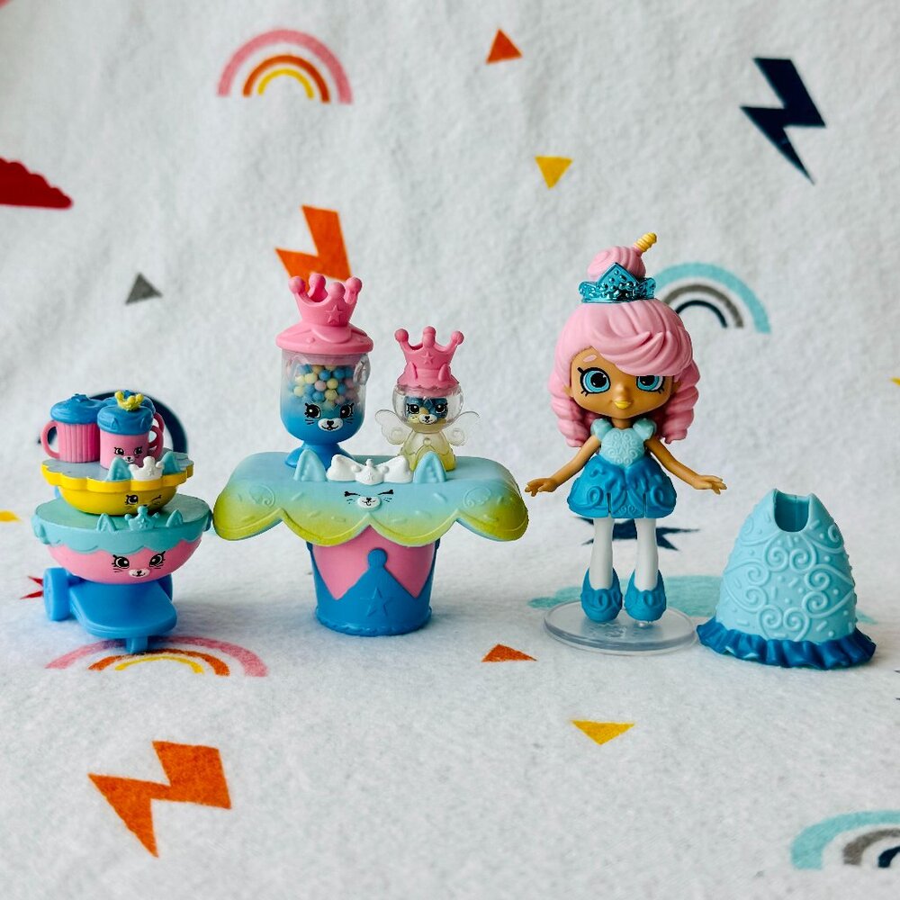 Shopkins Sweet Kitty Candy Bar - Complete